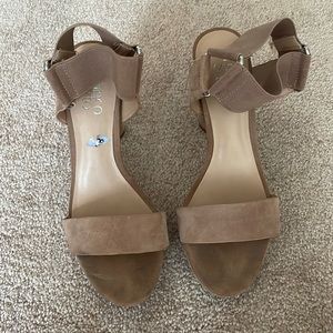 Beige Sandals with straps